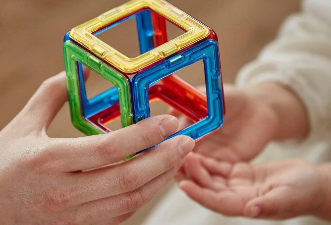 Тренди в іграшках: 8 кращих конструкторів для дітей