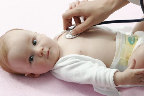 Аналізи новонародженого малюка: на які захворювання можна перевірити дитину в перший місяць життя